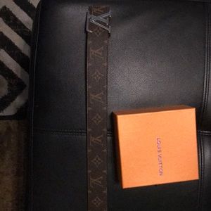 Worn once LV belt